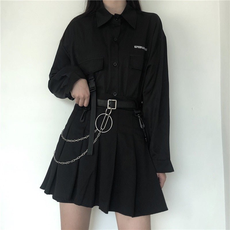 ブラックワークシャツ+プリーツスカート+ベルトチェーン DP190